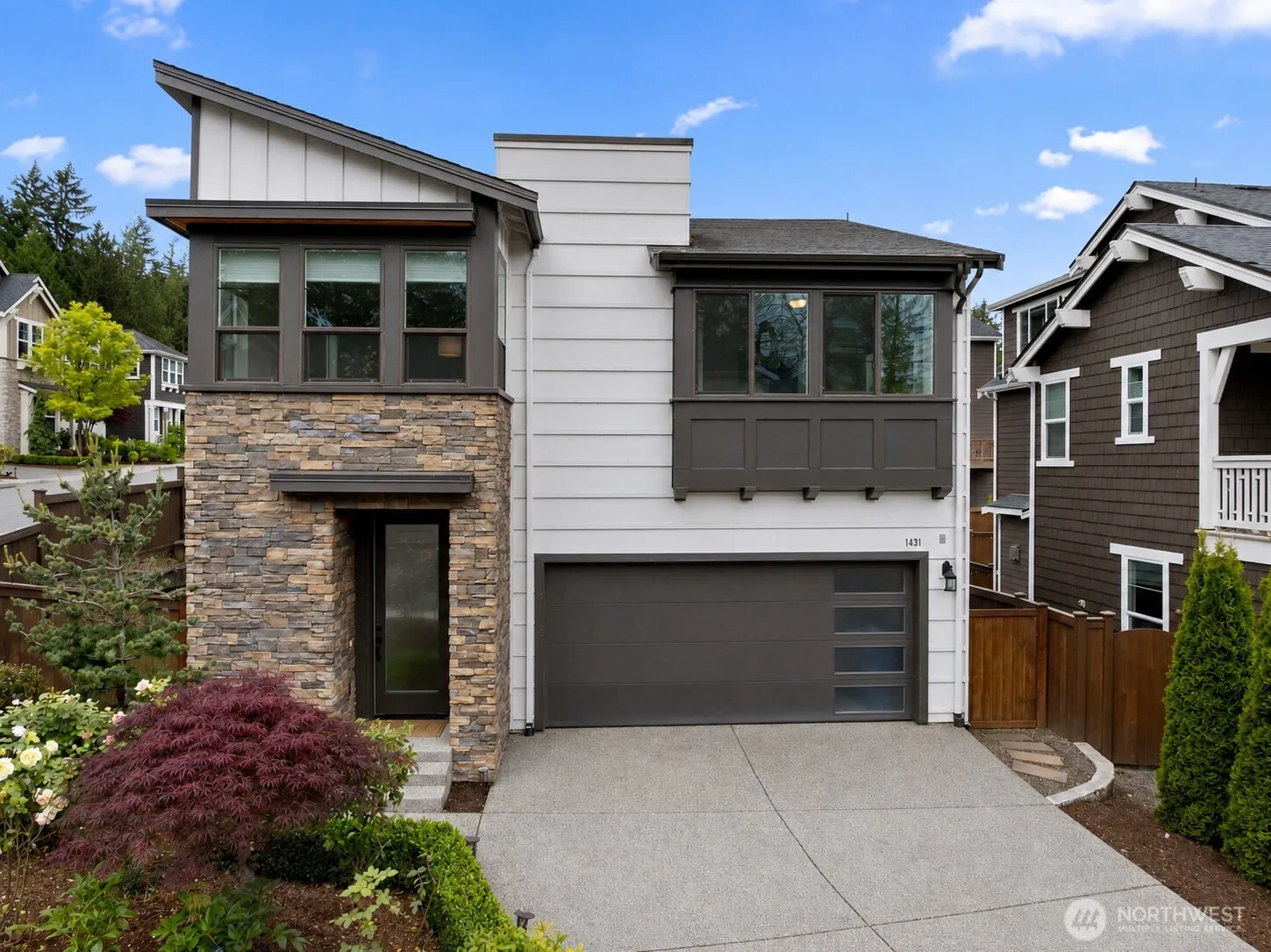 Property photo for 1431 243rd Place Ne, Sammamish photo 2