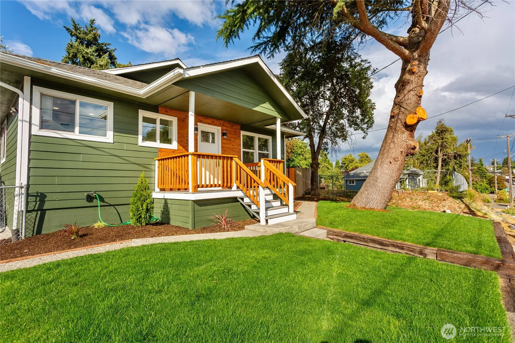 Property photo for 1665 S 42nd Street, Tacoma photo 3