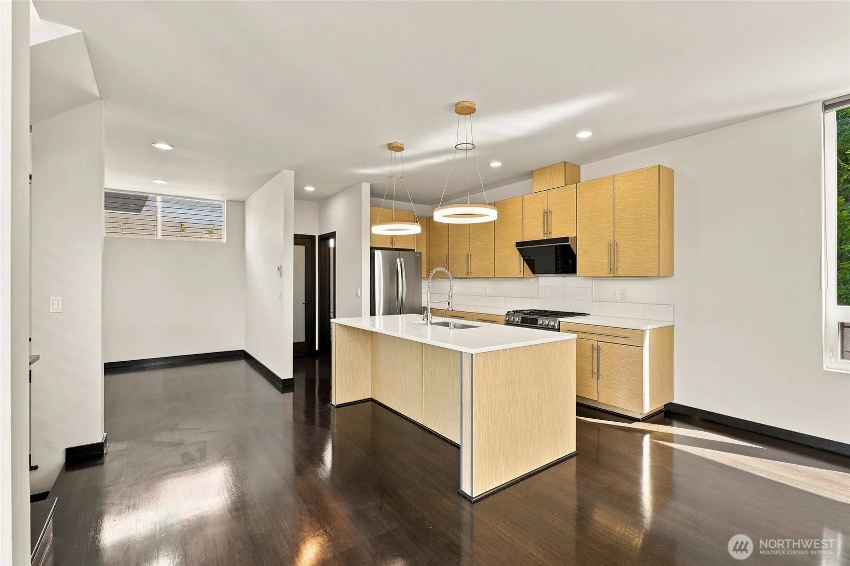 Property photo for 4126 Cascadia Avenue S, Seattle photo 5