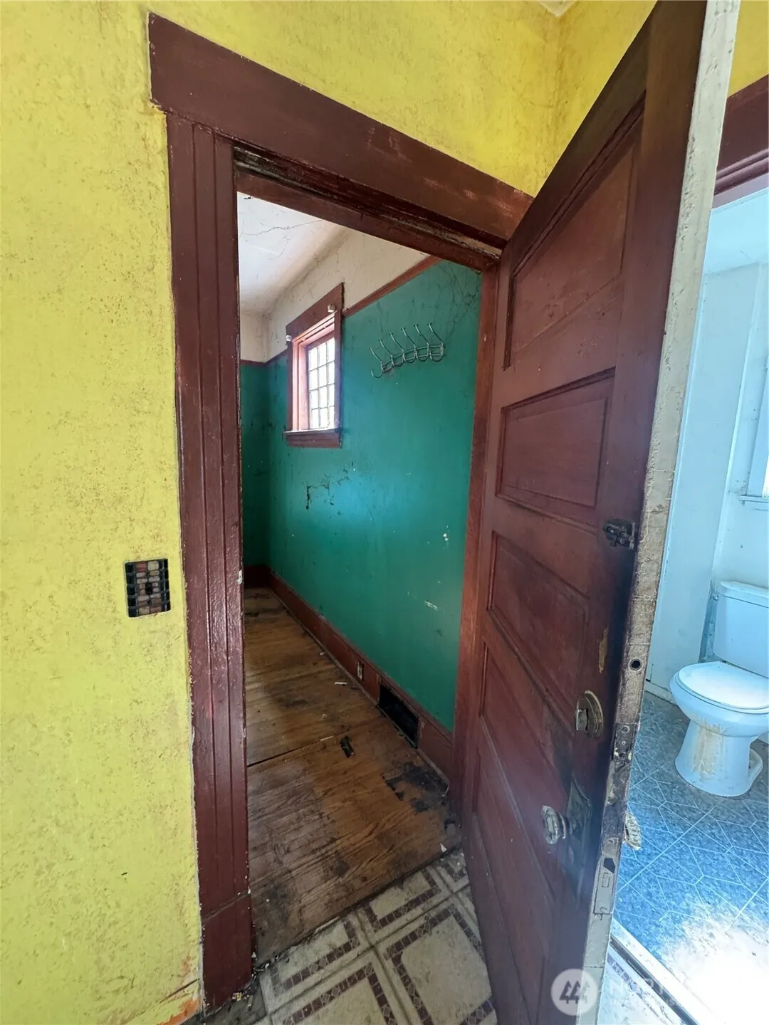 Property photo for 5247 Brooklyn Avenue Ne, Seattle photo 5