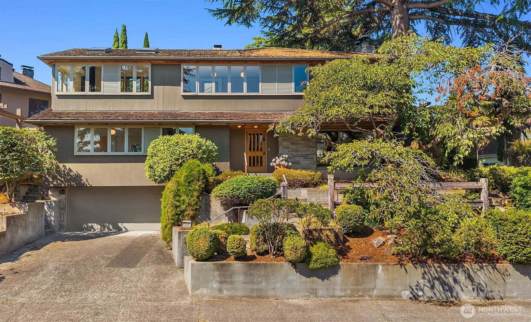 Property photo for 3023 E Laurelhurst Drive Ne, Seattle