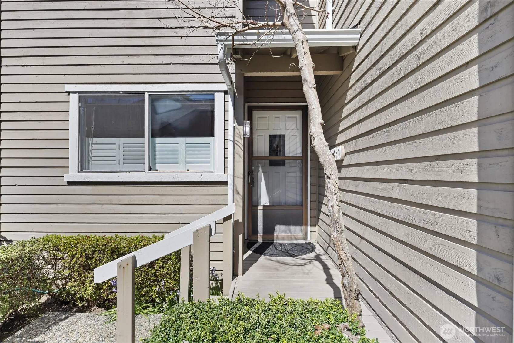 Property photo for 1230 101st Place Ne #1230, Bellevue photo 3