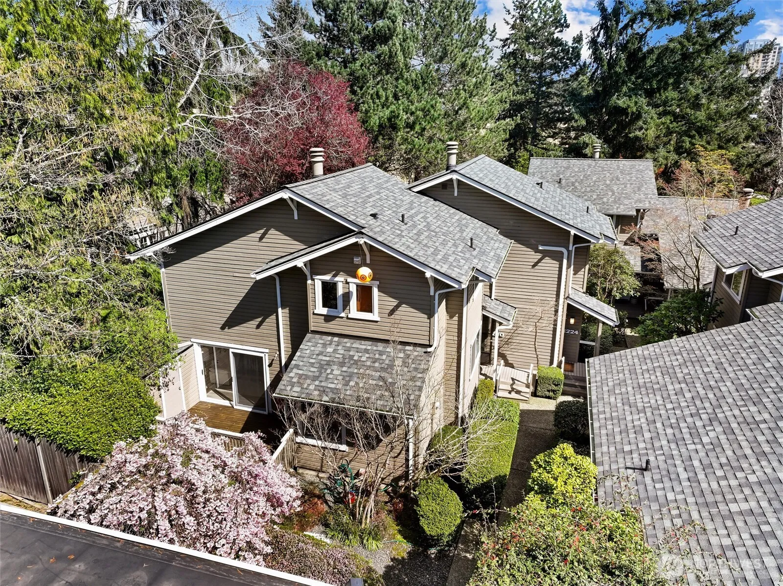 Property photo for 1230 101st Place Ne #1230, Bellevue photo 2