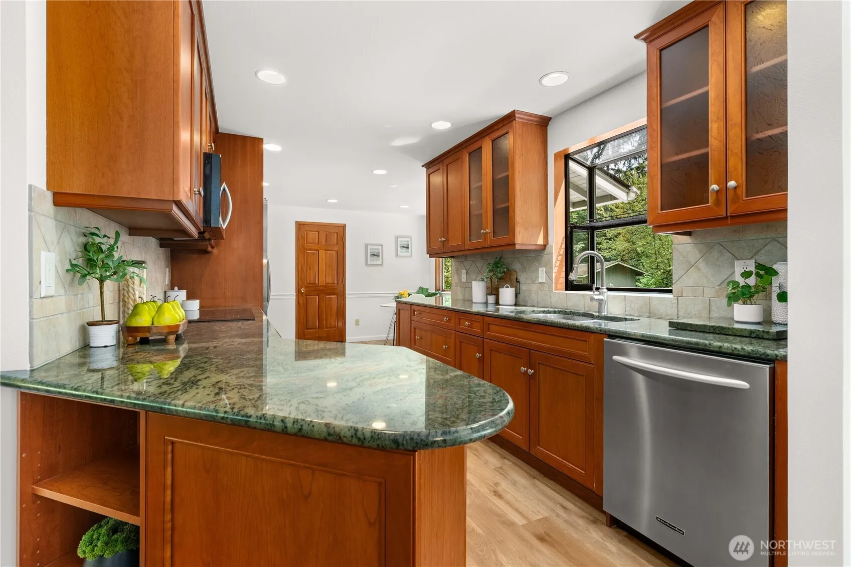 Property photo for 21415 Se 16th Place, Sammamish photo 3