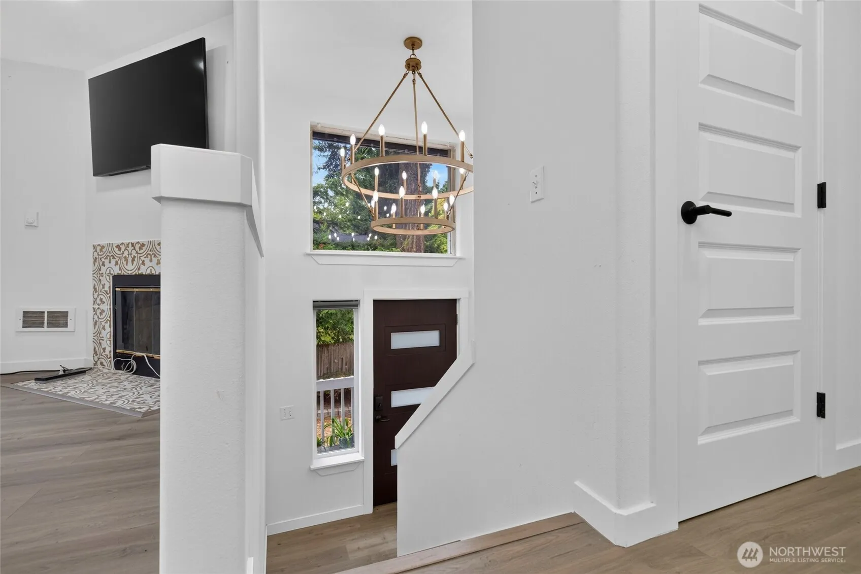 Property photo for 12730 15th Avenue Ne, Seattle photo 5