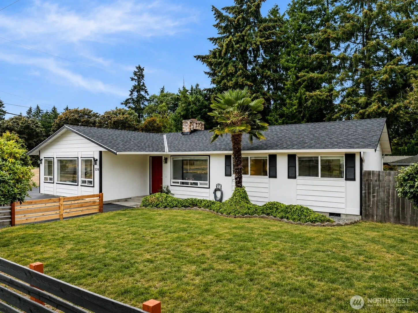 Property photo for 528 Sw 118th Street, Seattle photo 2