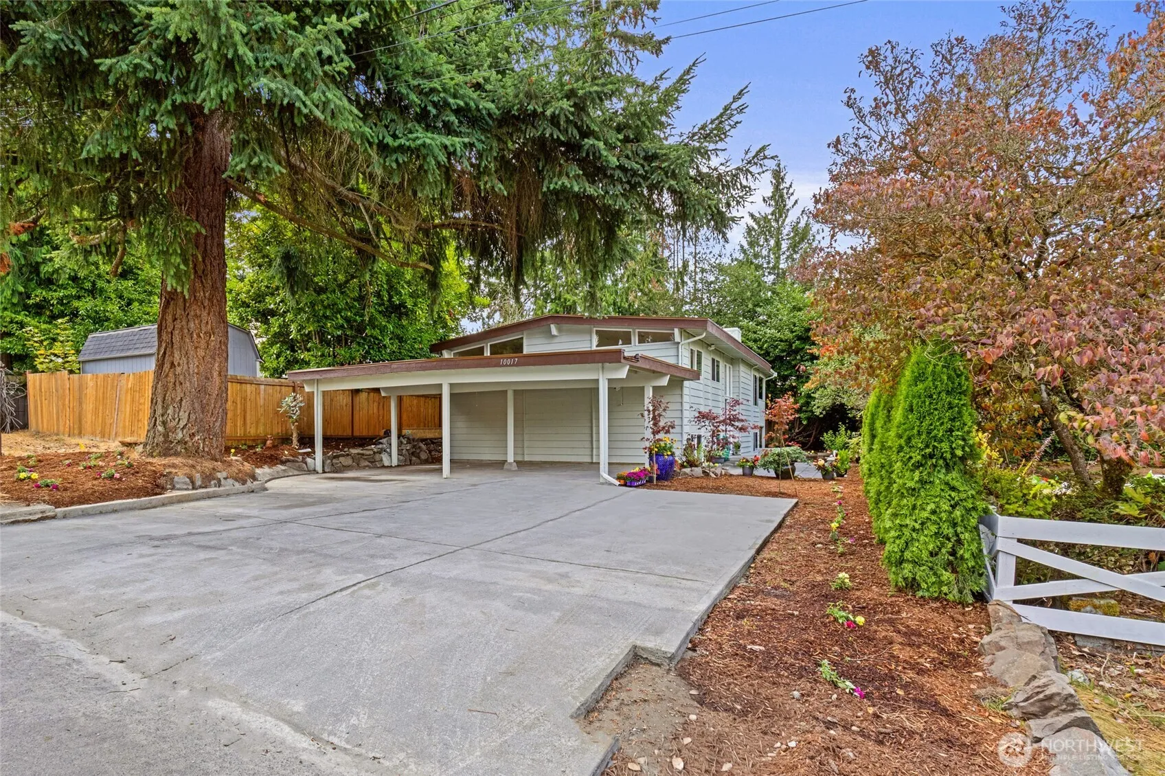 Property photo for 10017 12th Avenue Ne, Seattle photo 2