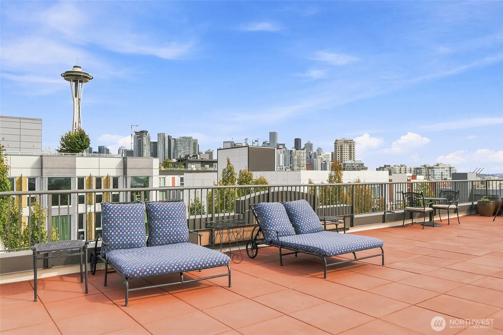Property photo for 323 Queen Anne Avenue N #510, Seattle photo 4