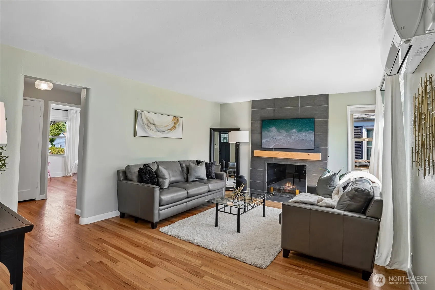 Property photo for 4323 15th Avenue S, Seattle photo 3