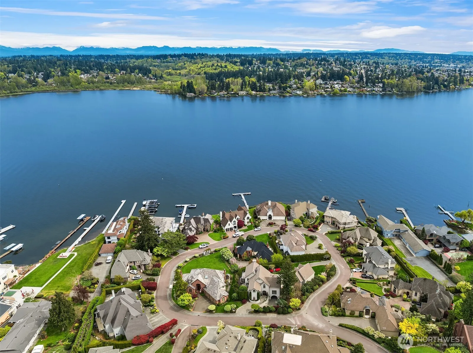 Property photo for 8496 Ne Woodland Cove Drive, Kirkland photo 3