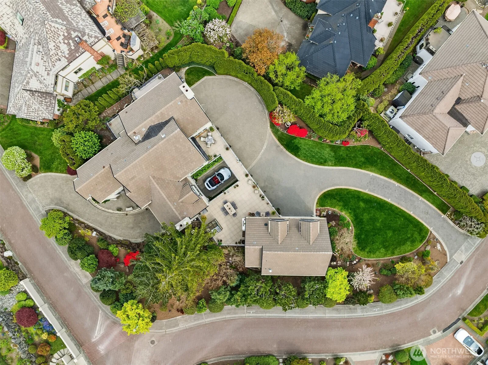 Property photo for 8496 Ne Woodland Cove Drive, Kirkland photo 4