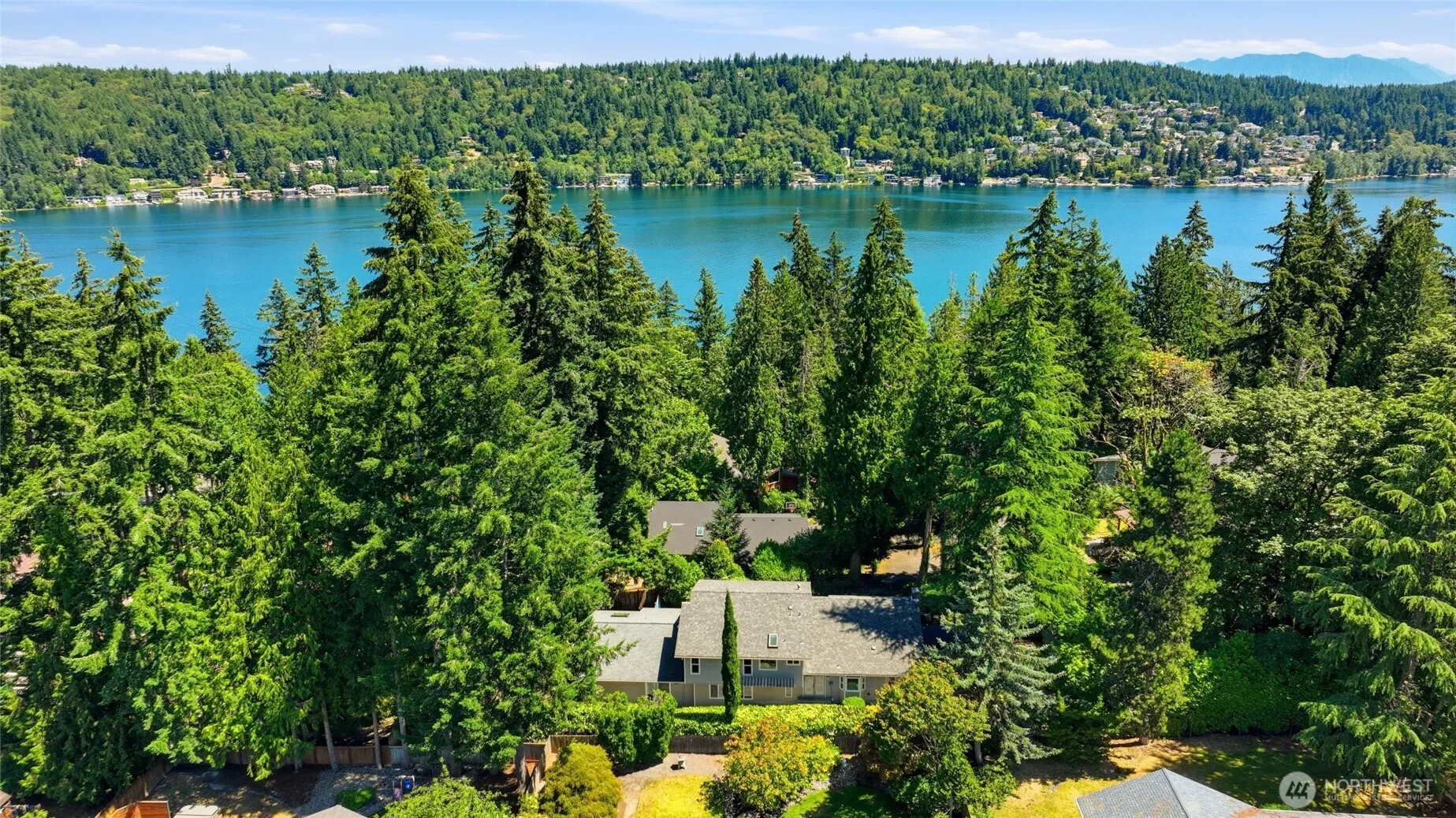 Property photo for 2209 W Lake Sammamish Parkway Ne, Redmond