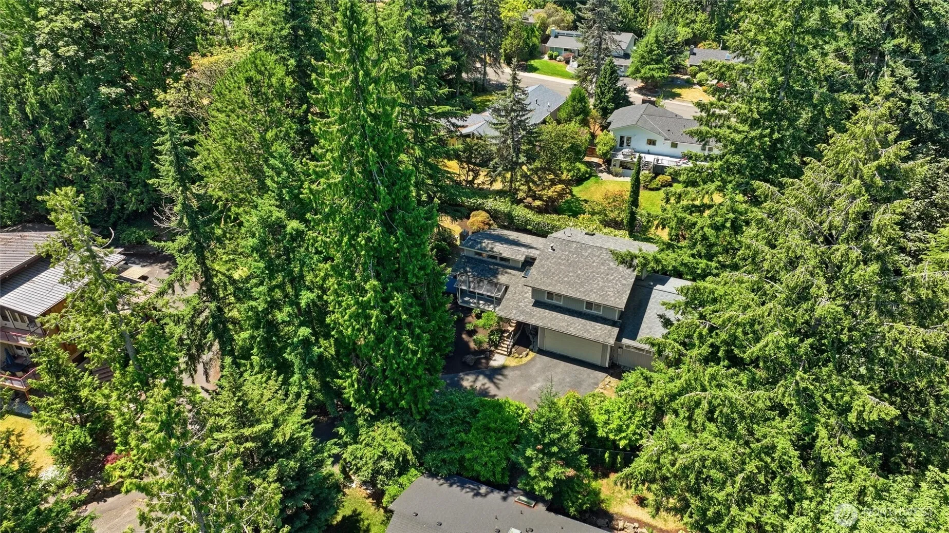 Property photo for 2209 W Lake Sammamish Parkway Ne, Redmond photo 2