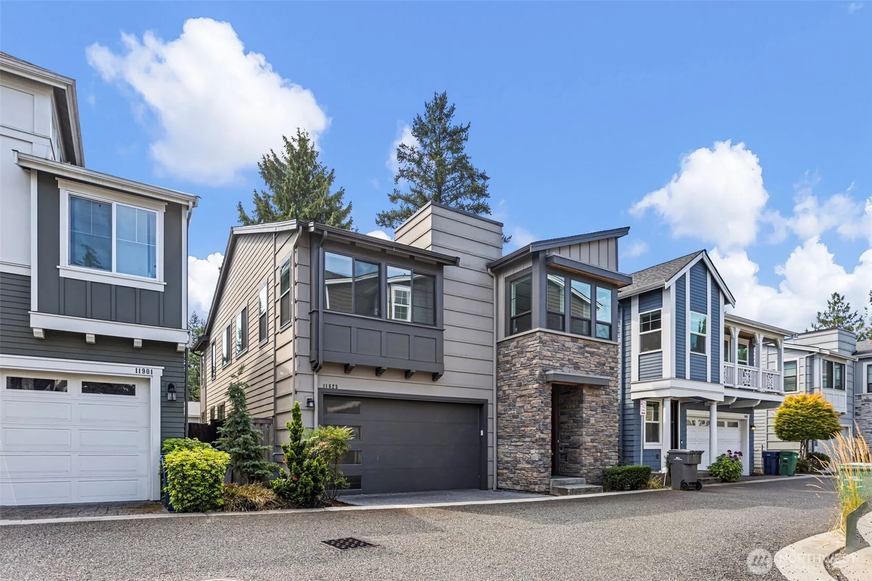Property photo for 11823 Ne 70th Lane, Kirkland