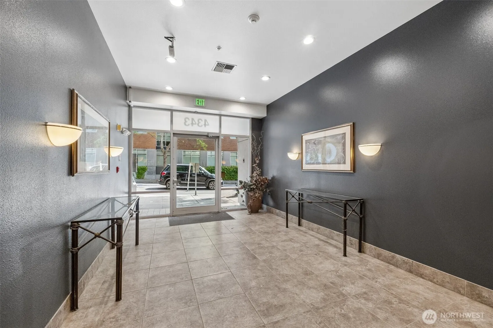 Property photo for 4343 Roosevelt Way Ne #608, Seattle photo 3