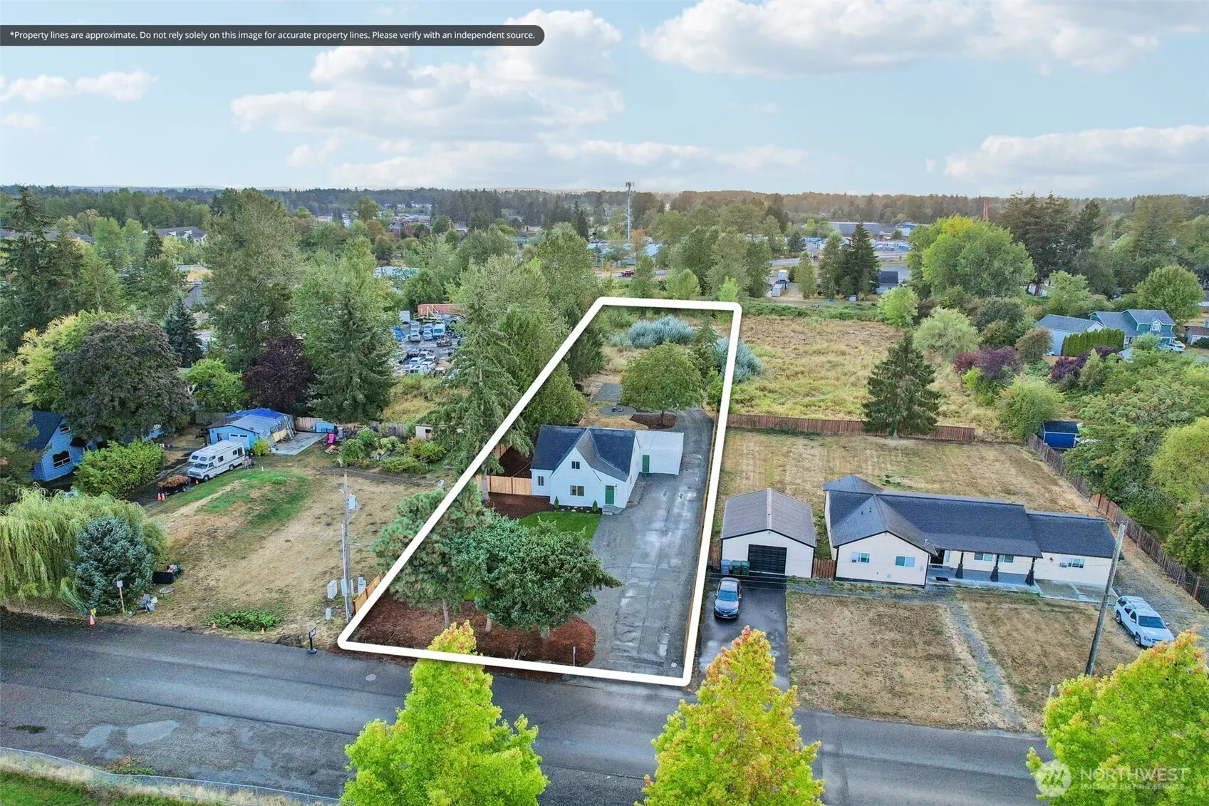 Property photo for 10522 22nd Avenue E, Tacoma photo 2