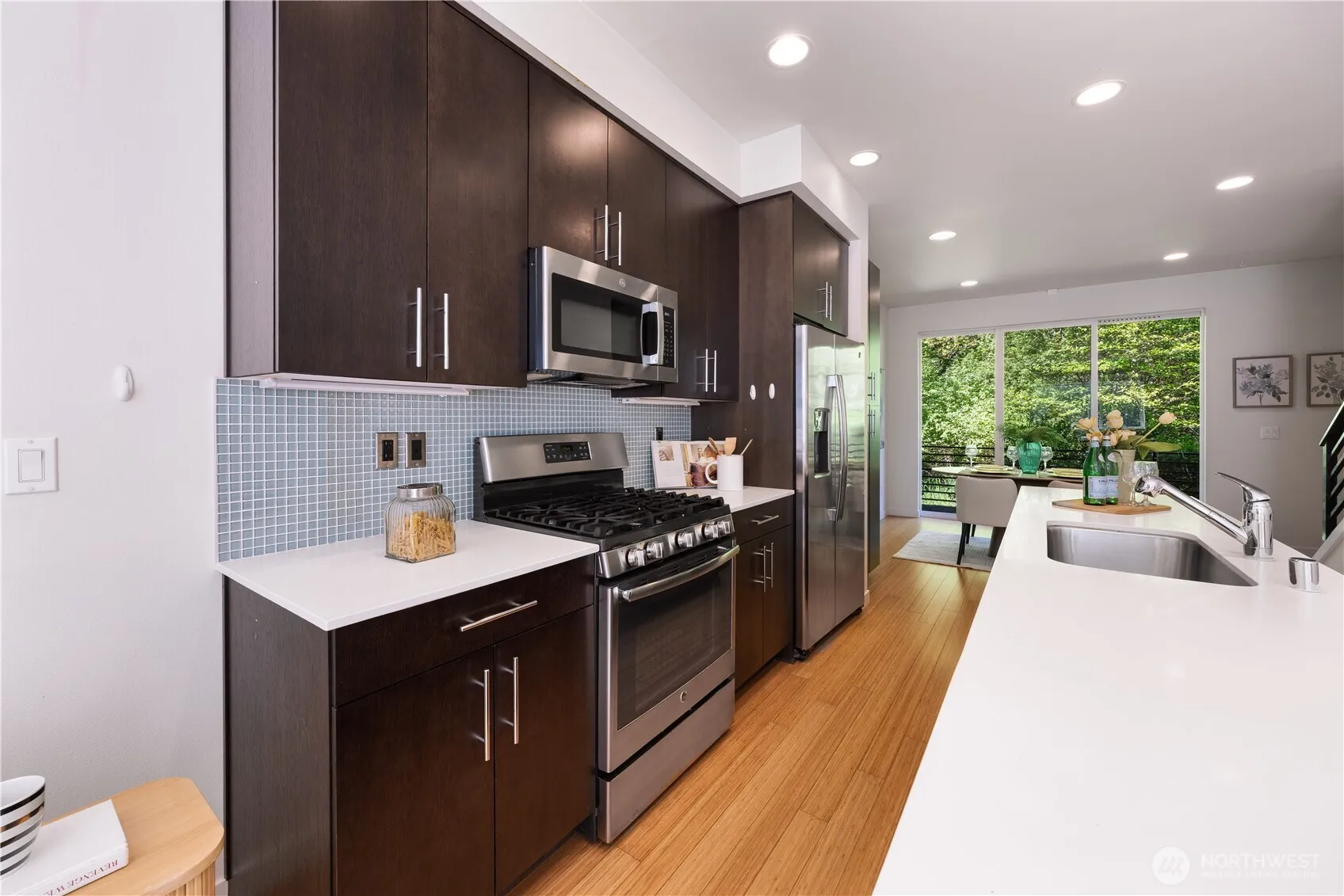 Property photo for 2705 S Charlestown Street, Seattle photo 4