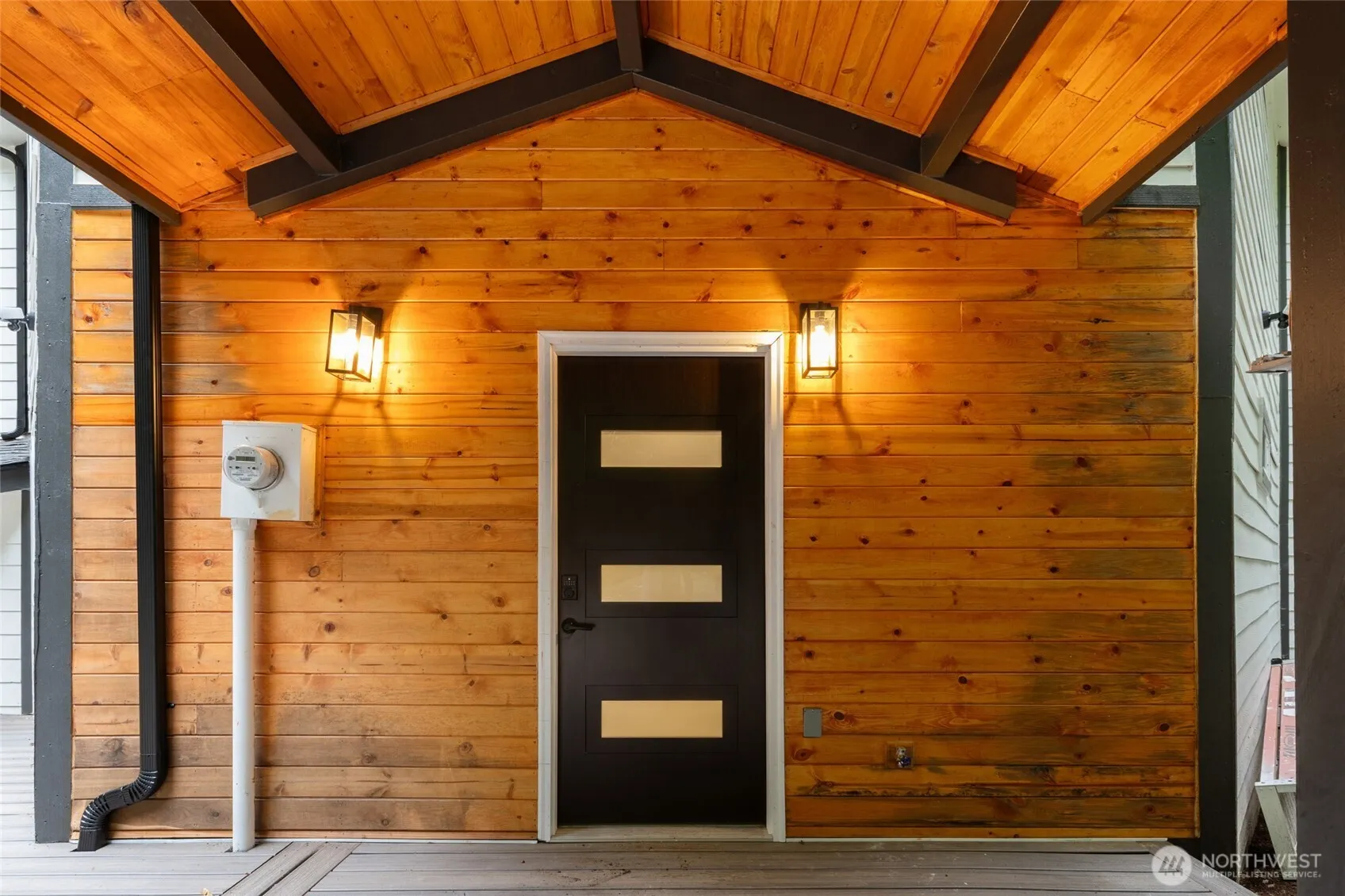 Property photo for 10953 N Madison Avenue Ne, Bainbridge Island photo 3