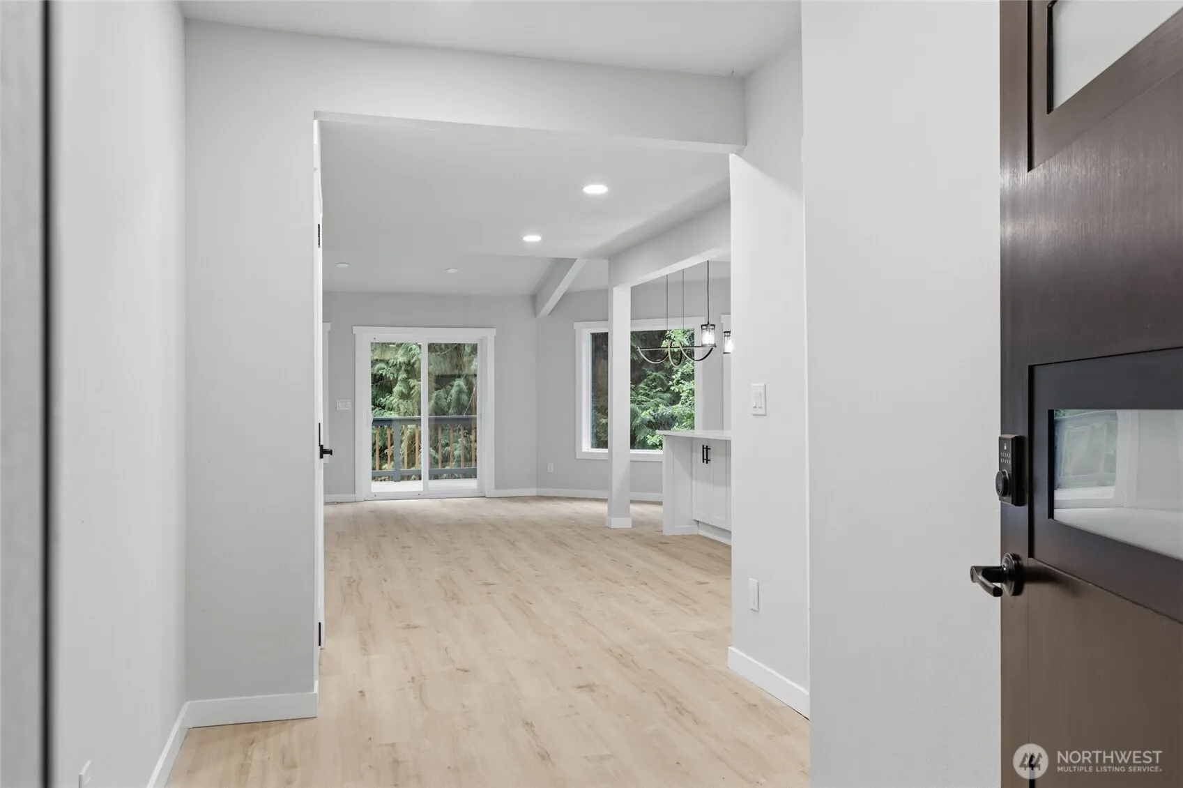 Property photo for 10953 N Madison Avenue Ne, Bainbridge Island photo 4