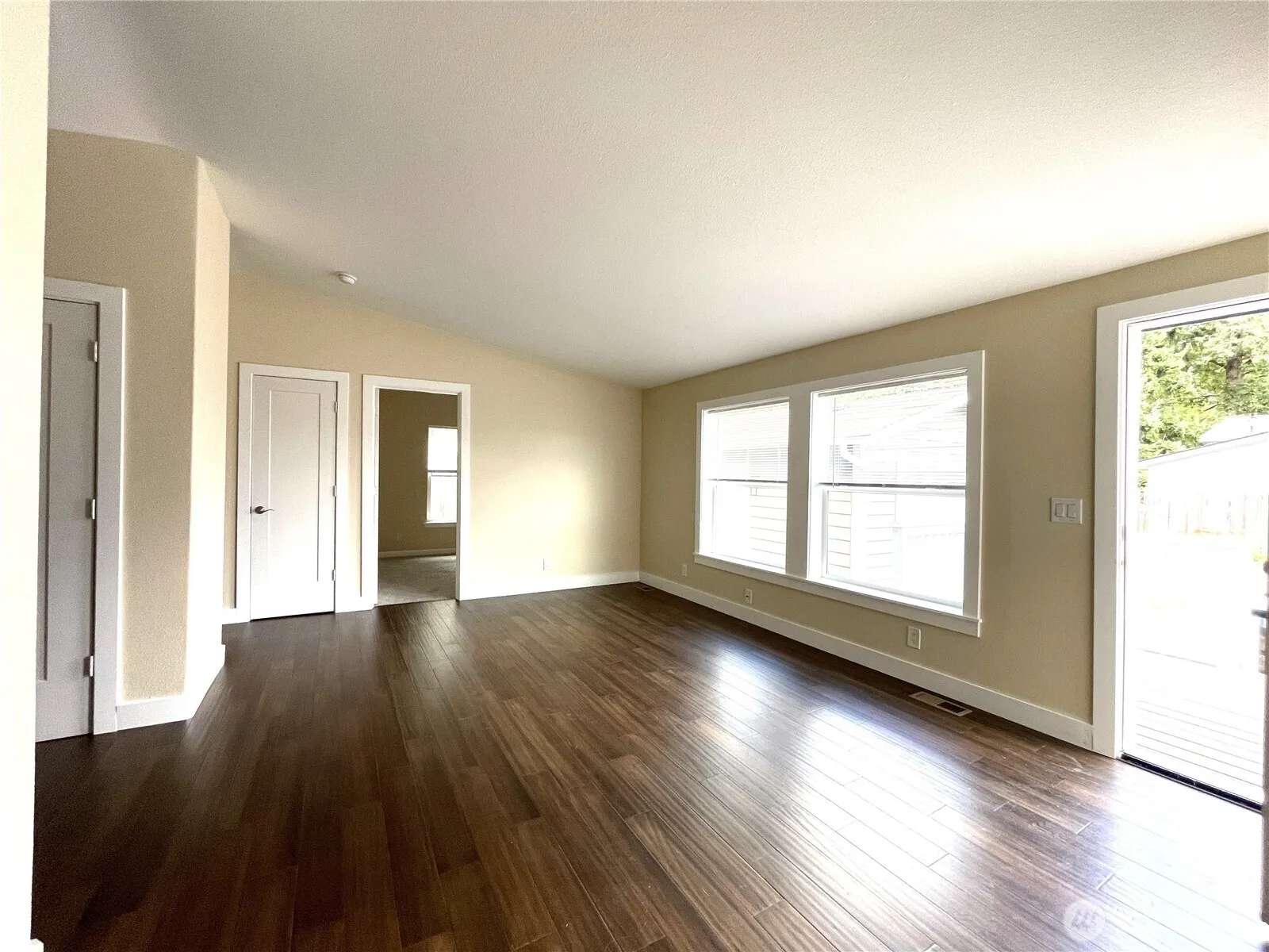 Property photo for 1311 104th Street E, Tacoma photo 3