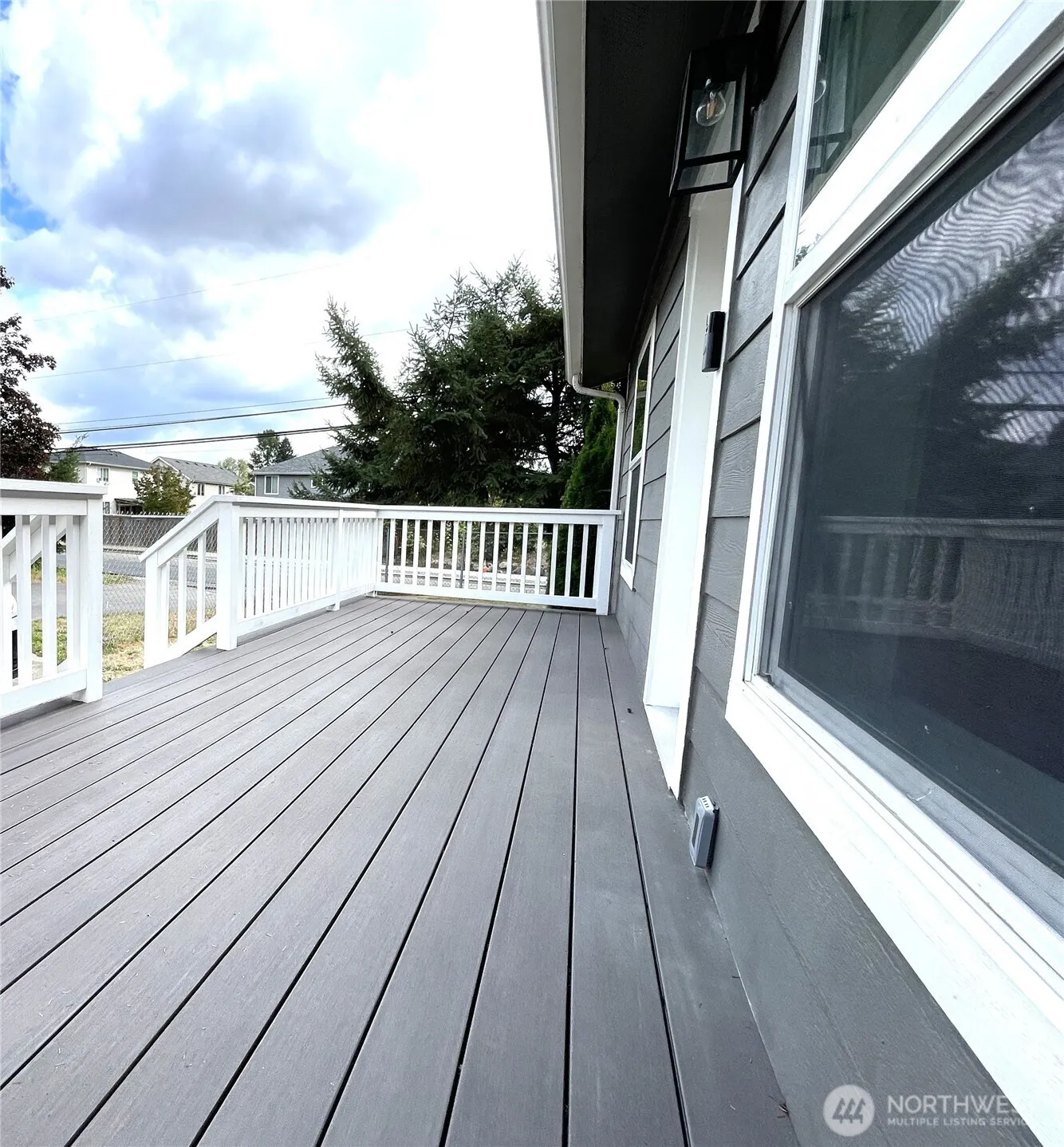 Property photo for 1311 104th Street E, Tacoma photo 2