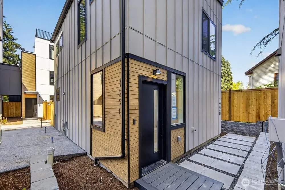 Property photo for 1220 Ne 100th Street, Seattle