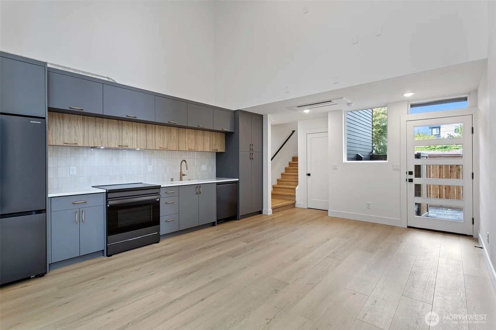 Property photo for 6318 41st Avenue Sw #4, Seattle photo 5
