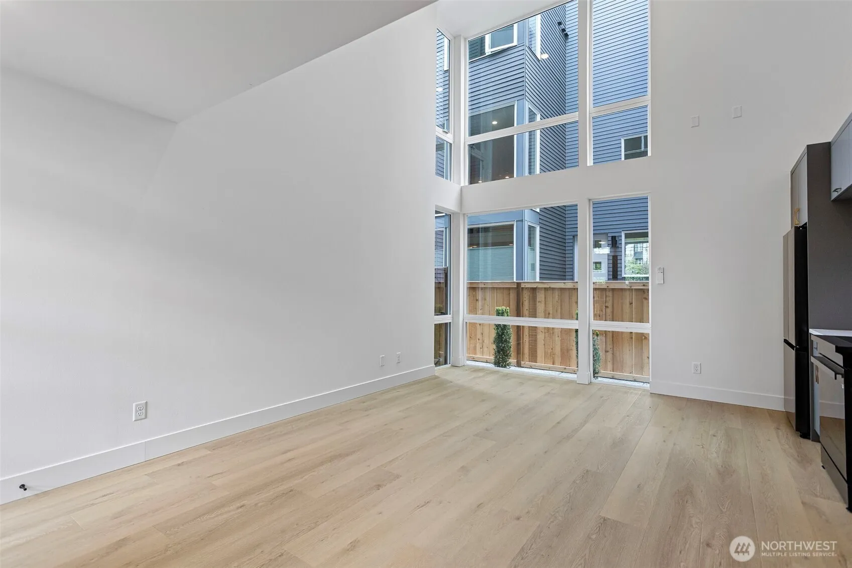 Property photo for 6318 41st Avenue Sw #4, Seattle photo 4