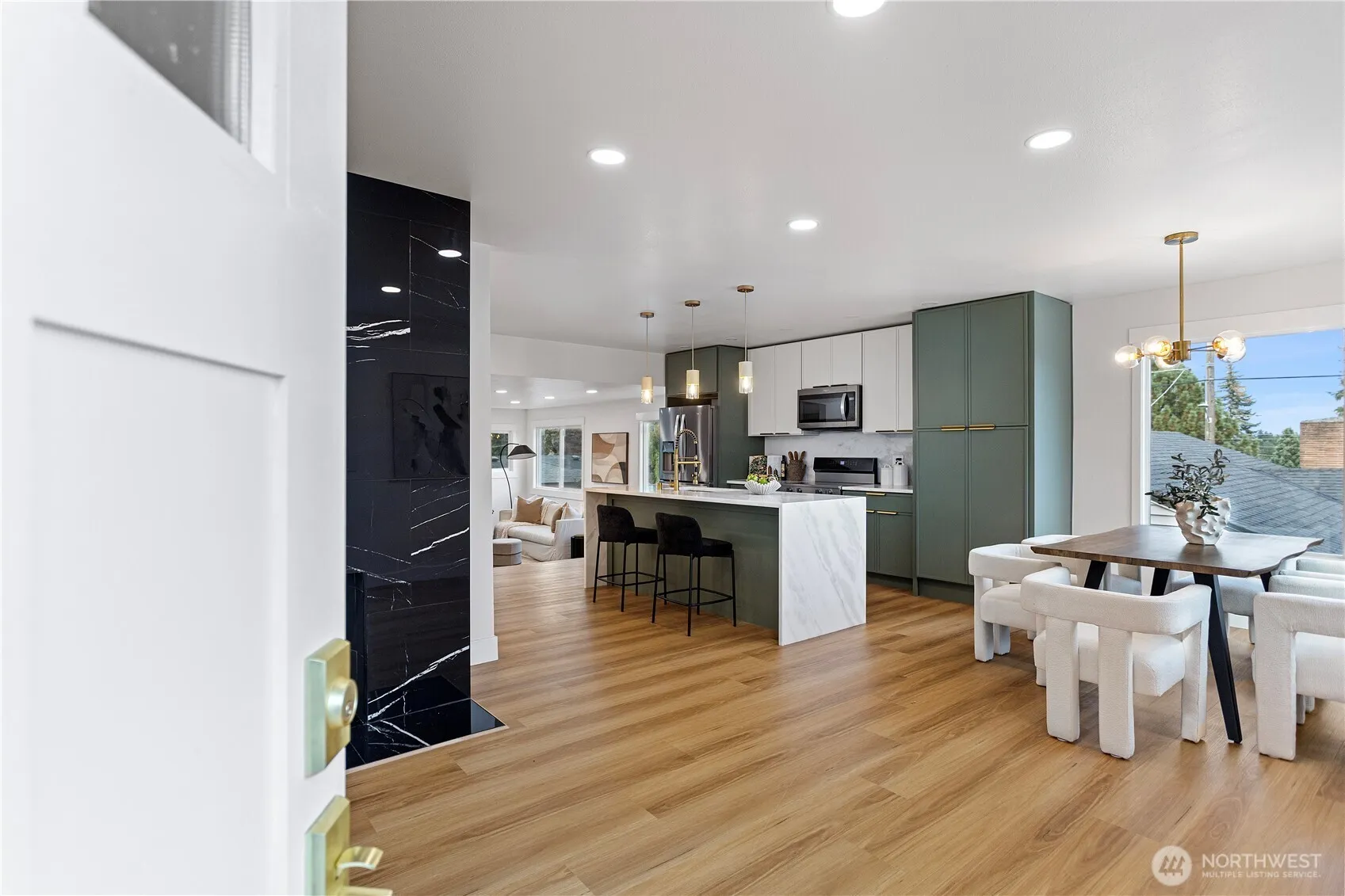 Property photo for 618 N 125th Street, Seattle photo 4