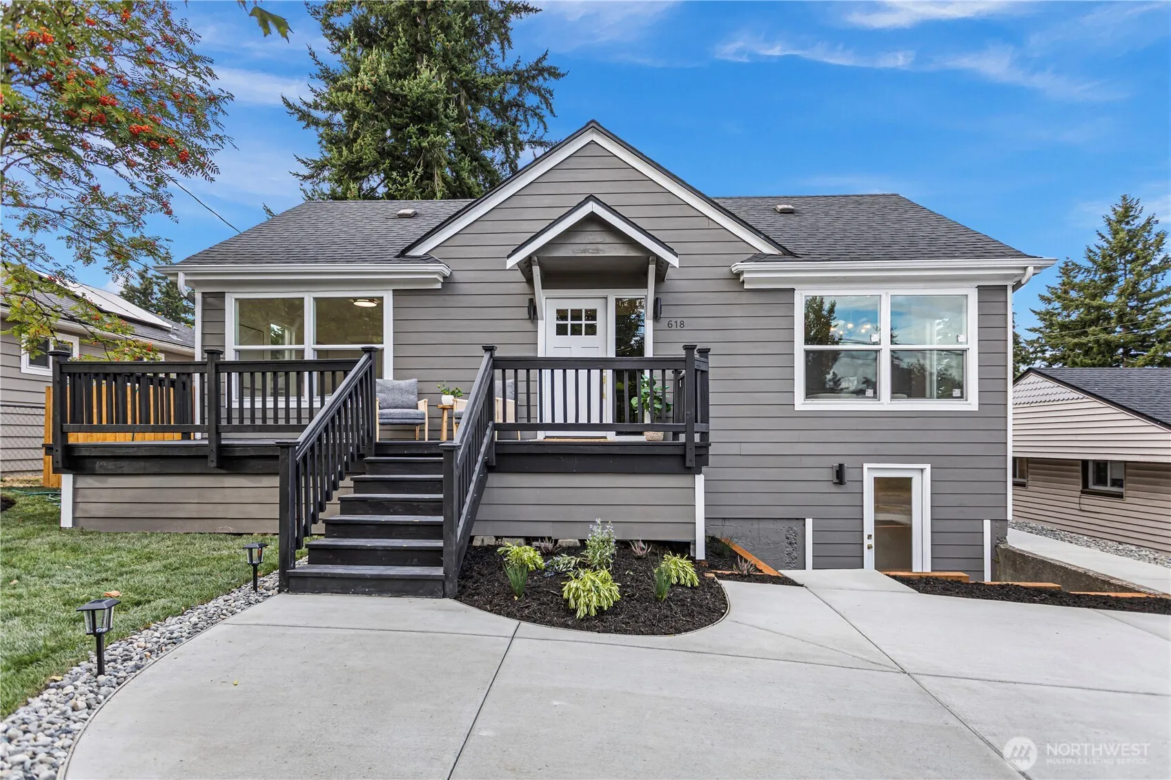 Property photo for 618 N 125th Street, Seattle photo 3