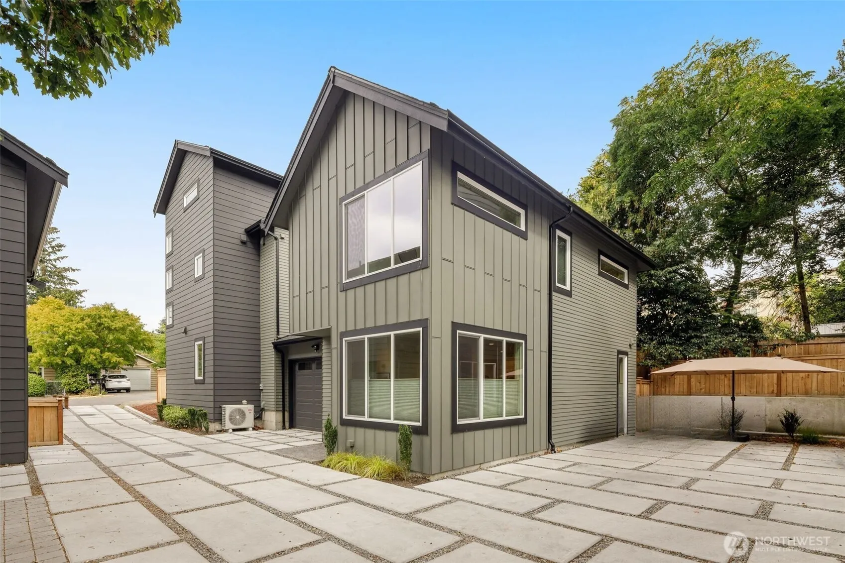 Property photo for 115 B N 105th Street, Seattle photo 2