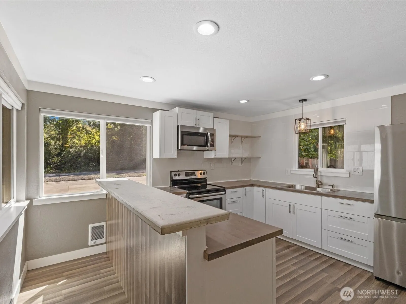 Property photo for 12906 Crystal Springs Drive, Granite Falls photo 5