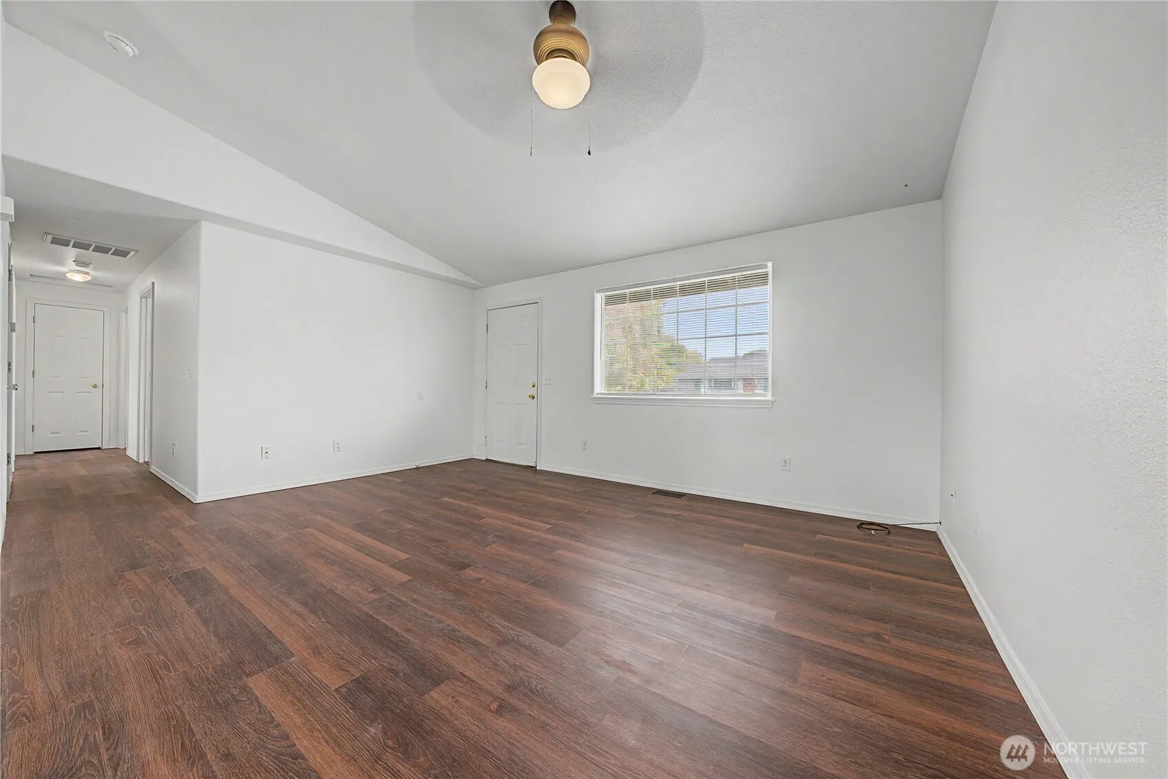Property photo for 824 E Hayden Drive, Moses Lake photo 5