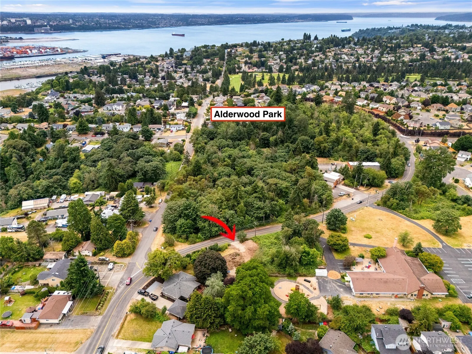 Property photo for 151 Browns Point Boulevard, Tacoma photo 2