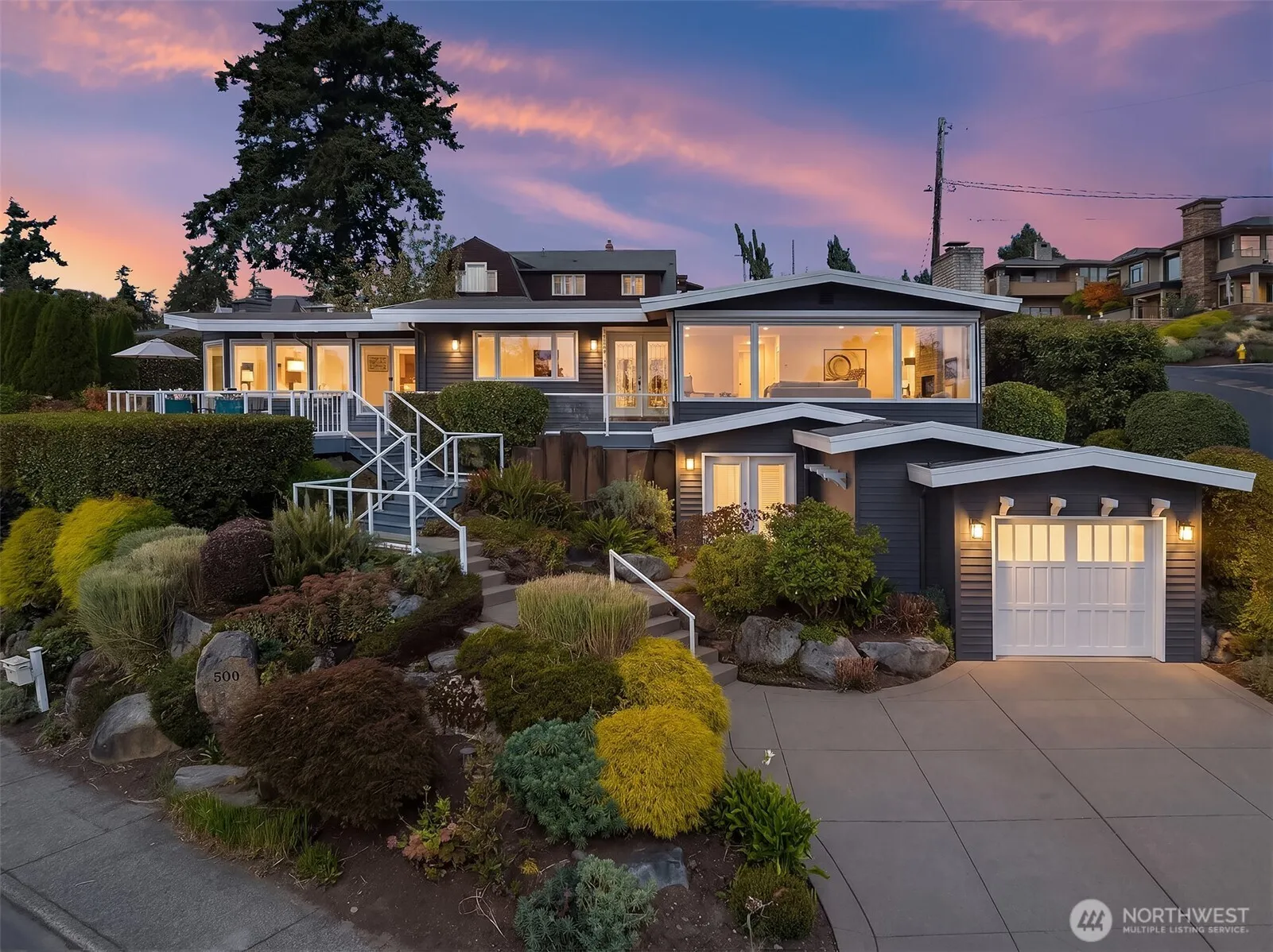 500 Waverly Way