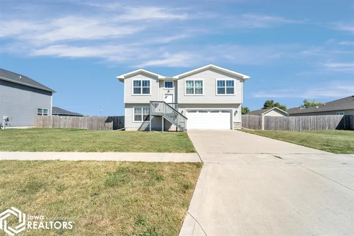 2202 Sunflower Street, Perry, Iowa 50020, 4 Bedrooms Bedrooms, ,3 BathroomsBathrooms,Residential,For Sale,Sunflower,6326748