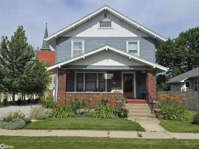 402 N Pine Street, Creston, Iowa 50801, 4 Bedrooms Bedrooms, ,2 BathroomsBathrooms,Residential,For Sale,Pine,6329423