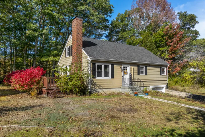 34 Chapel Street, Boothbay, Maine 04537