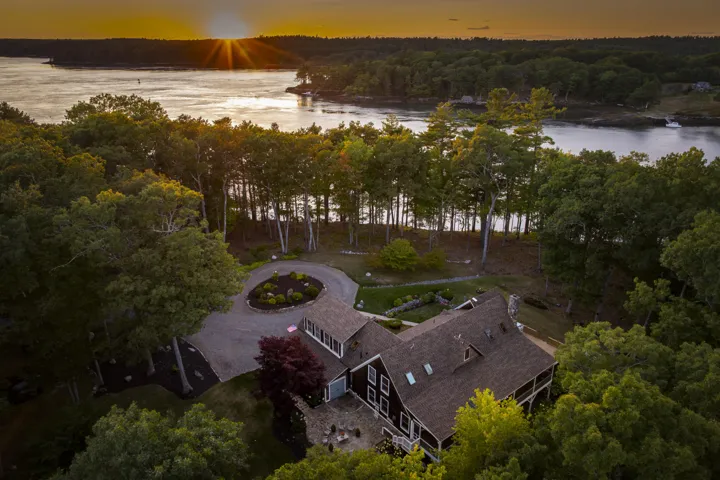 38 Higbee Lane, Boothbay, Maine 04537
