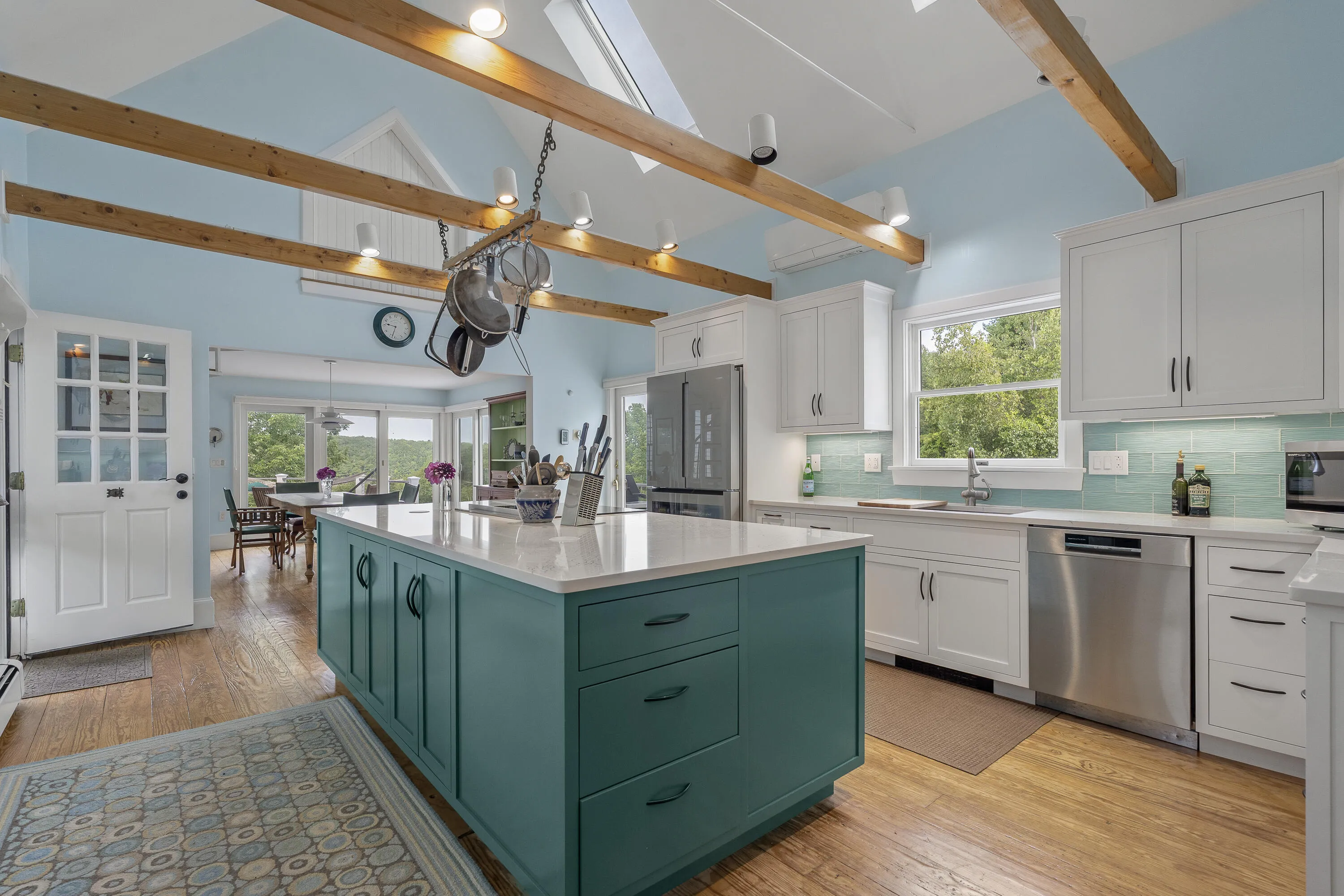 586 Back River Road, Boothbay, Maine 04537