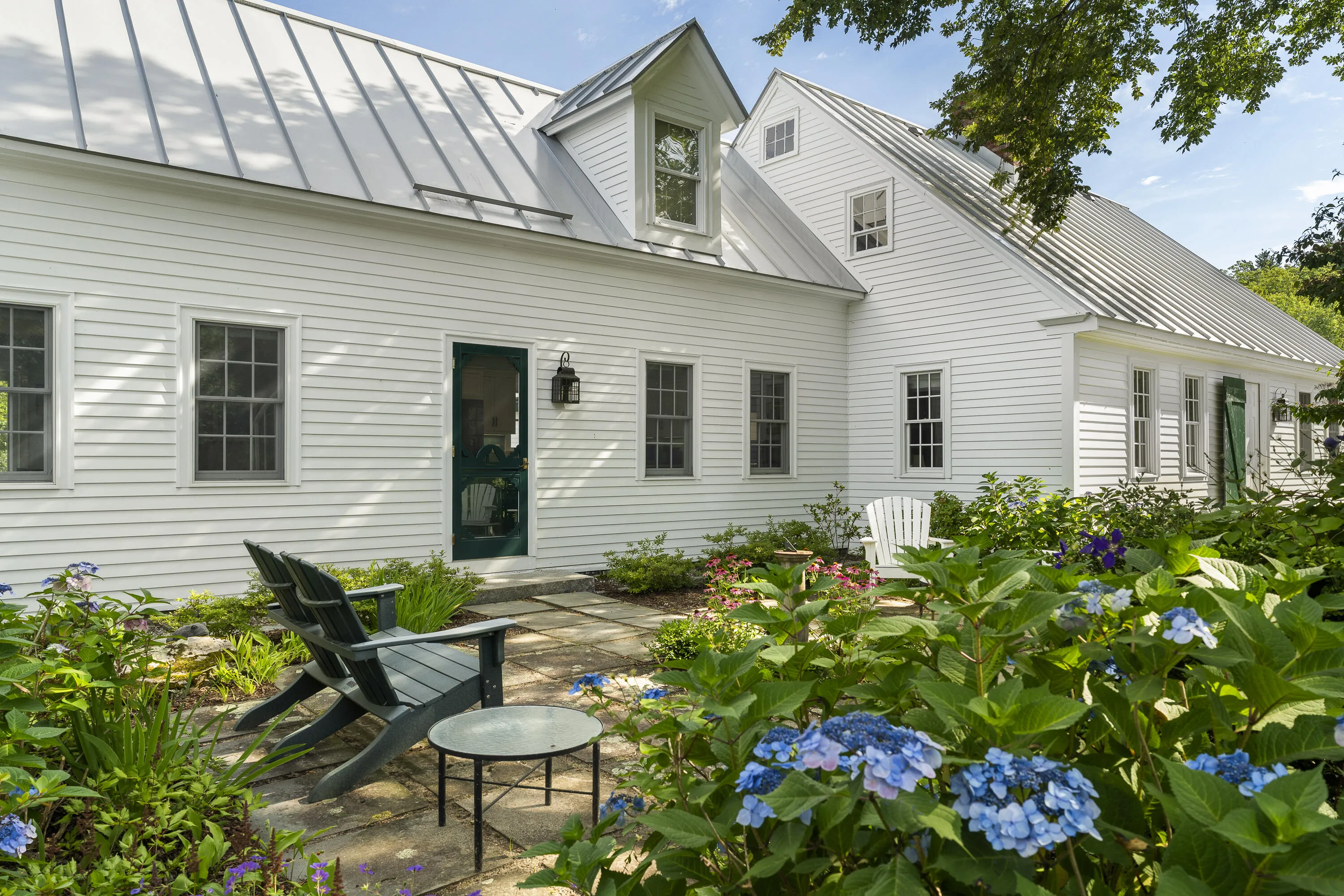586 Back River Road, Boothbay, Maine 04537