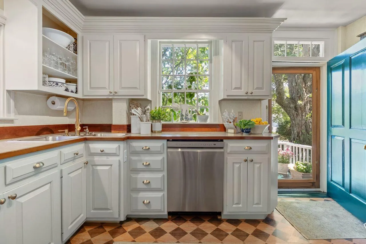 29 & 39 Murray Hill Road, Boothbay, Maine 04544