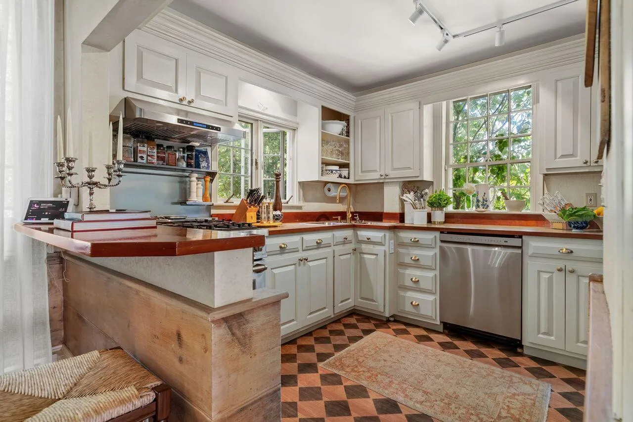 29 & 39 Murray Hill Road, Boothbay, Maine 04544