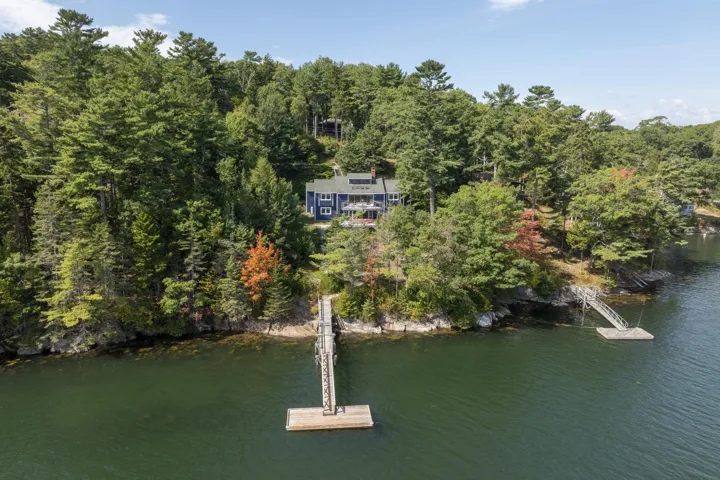 18 Crest Avenue, Boothbay Harbor, Maine 04538