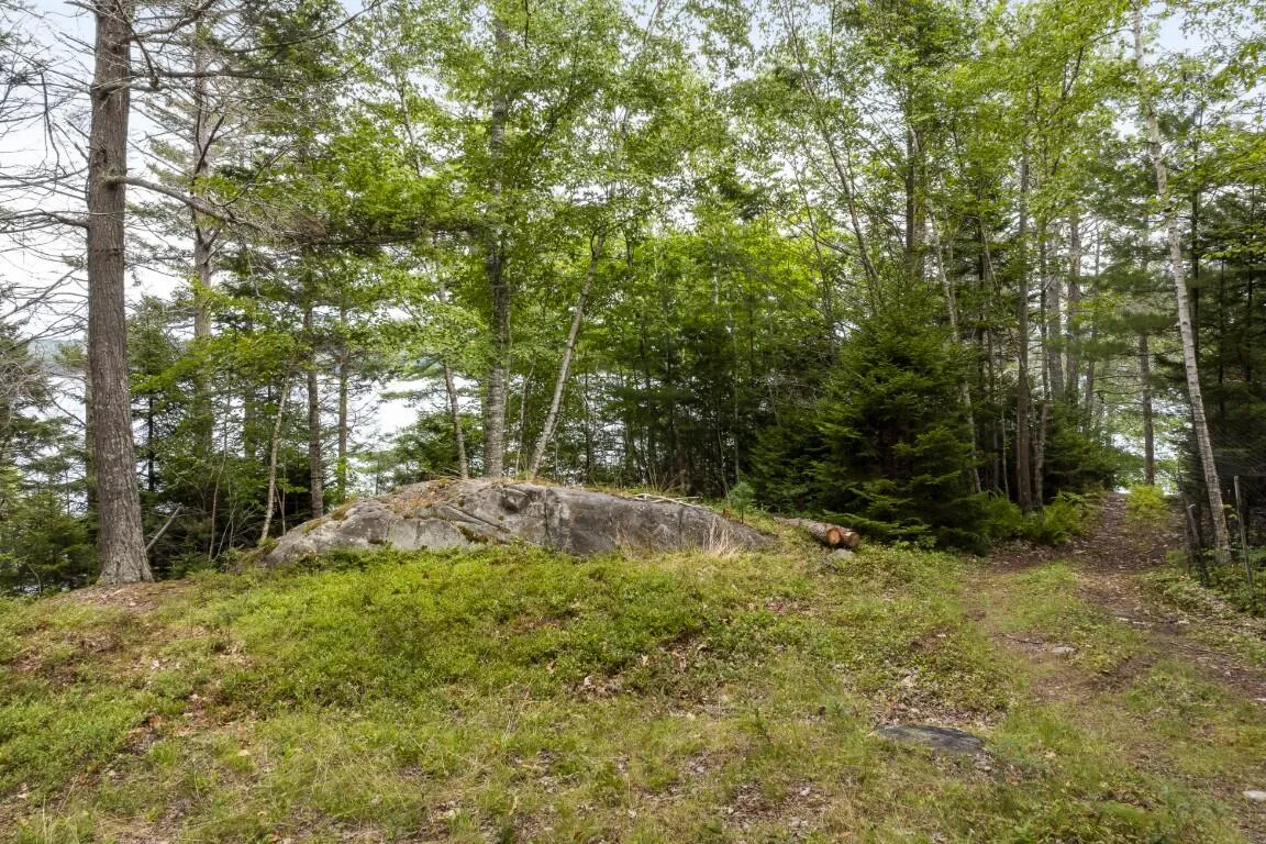 18 Birches Drive, Boothbay, Maine 04537