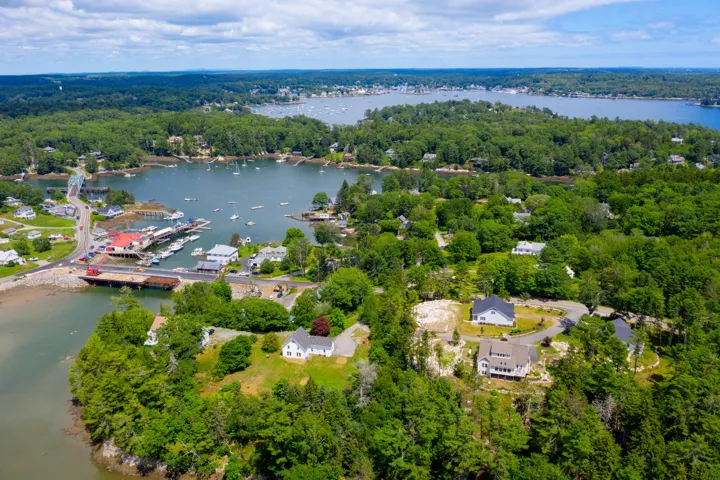 5 Captain’s Way, Southport, Maine 04576
