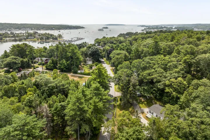 34 Williams Street, Boothbay Harbor, Maine 04538