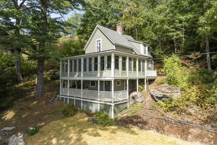 5 Massachusetts Avenue, Boothbay, Maine 04544