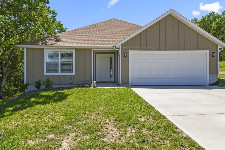 592 Pine Woods Village Dr Hollister (1)