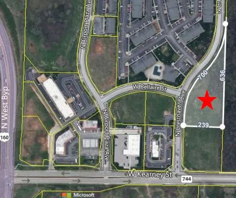 2440 N Cresthaven Airport Plaza
